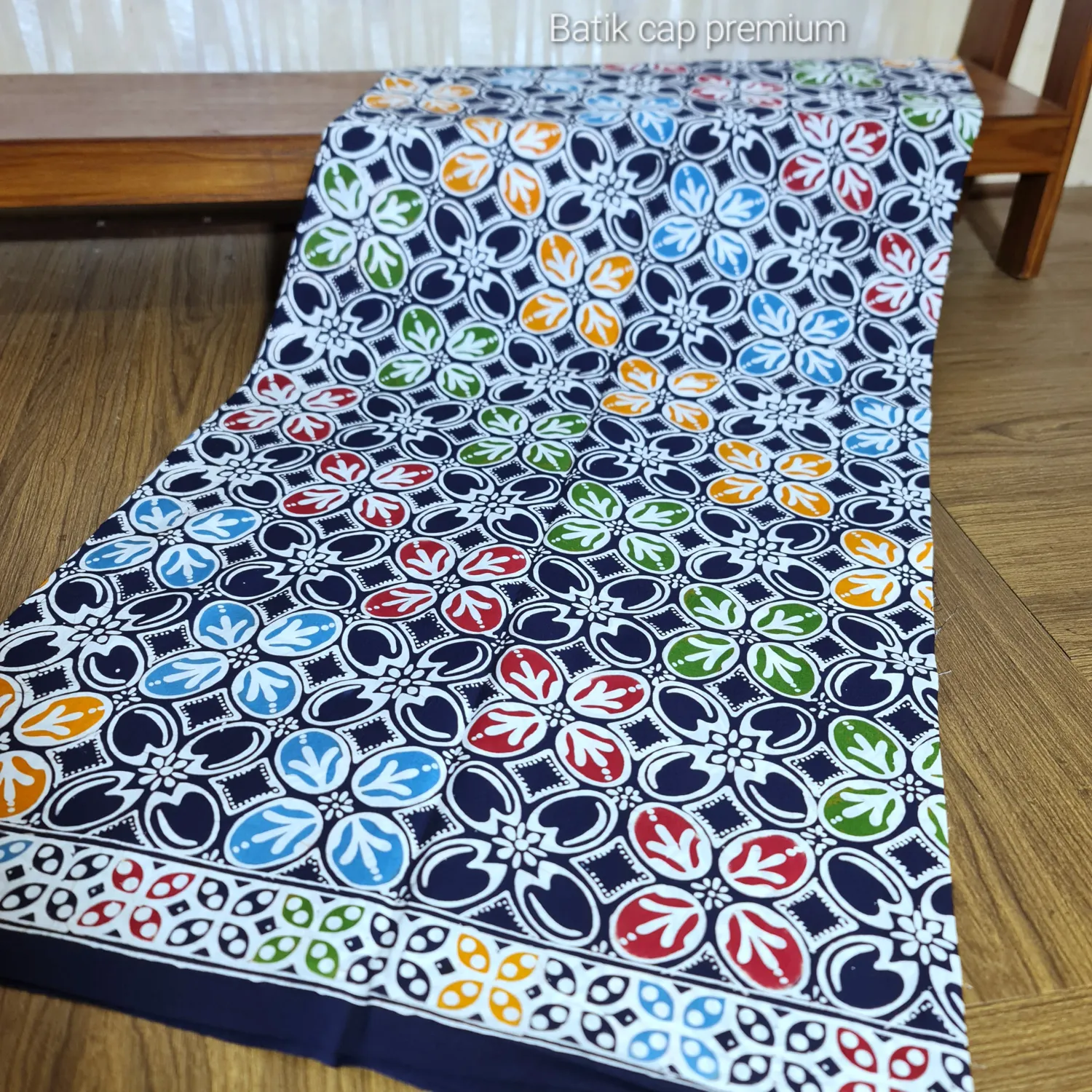 Kain Batik Colet Jlamprang Kelopak Navy